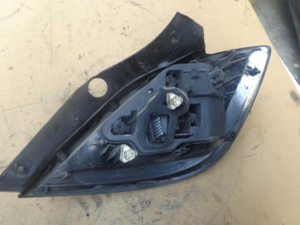 FEU ARRIERE GAUCHE OPEL ASTRA H 5 PORTES OPEL ASTRA H 5 PORTES - Vue 2